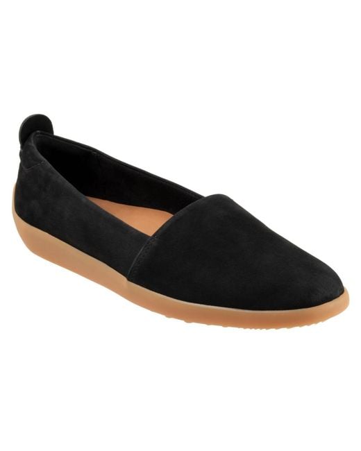 Softwalk® Black Deva Flat