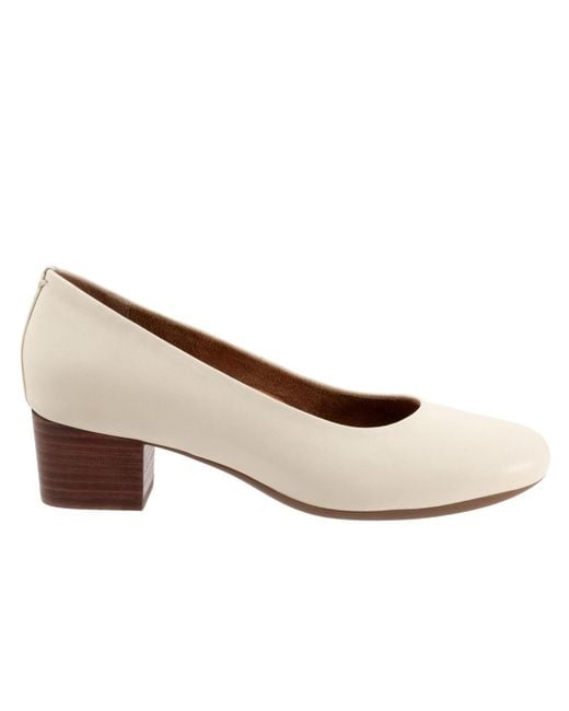 Softwalk® White Lynn Pump