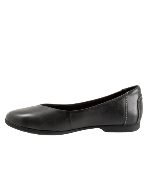 Trotters Black Iris Flat