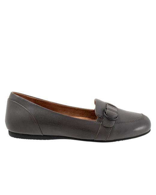 Softwalk® Gray Serra Flat