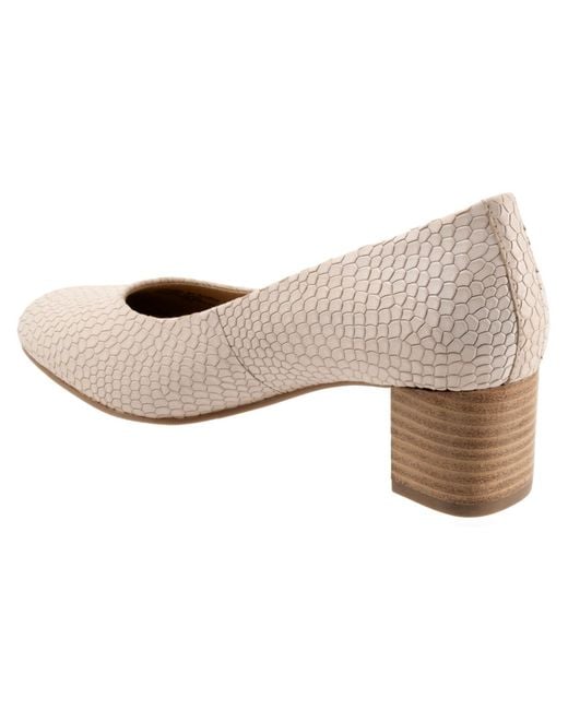 Trotters White Daria Pumps