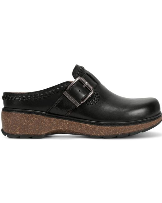 Earth Black Kay Stitched Round Toe Clogs