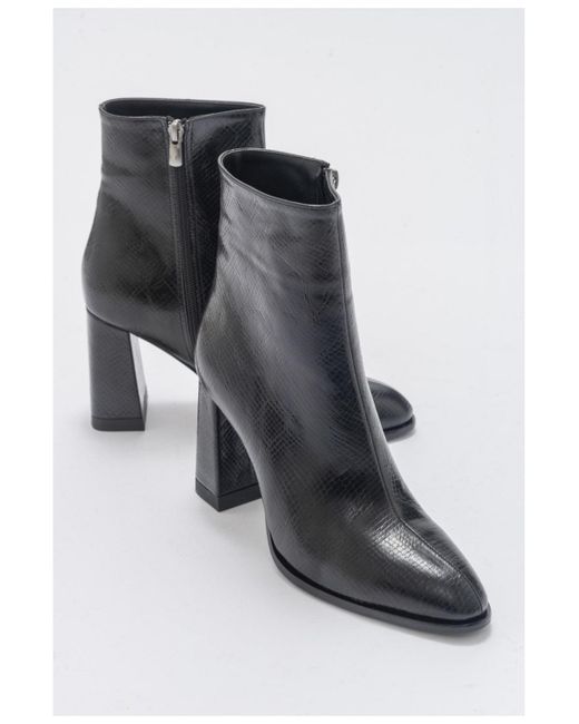 Prologue Shoes Black Jewel High Heel Boot