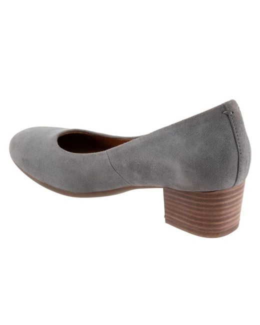 Softwalk® Brown Lynn Pumps