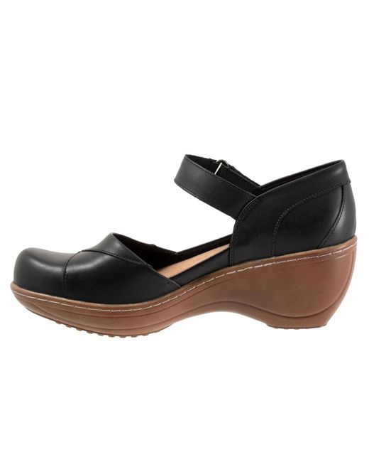 Softwalk® Black Miri Clog