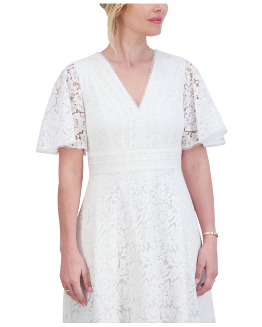 Jessica Howard White Petite Lace Flutter-sleeve Fit & Flare Dress