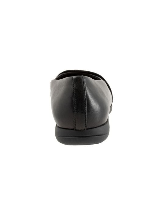 Trotters Black Drew Flat