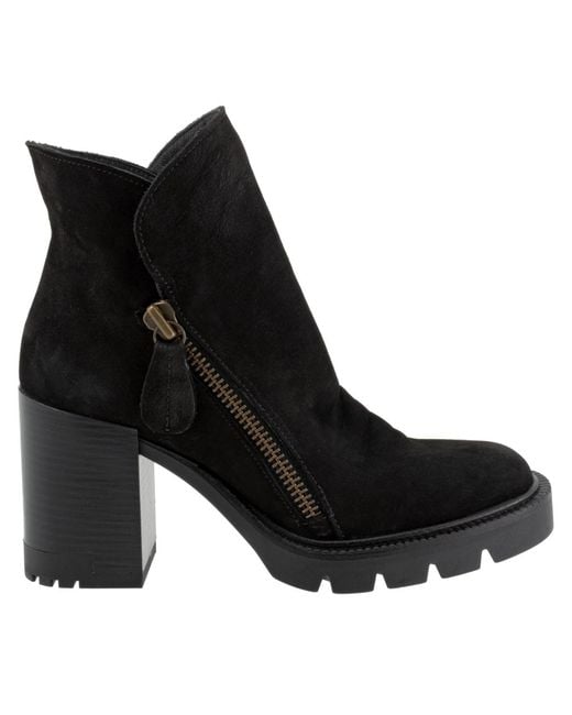 BUENO Black Elliott Boot