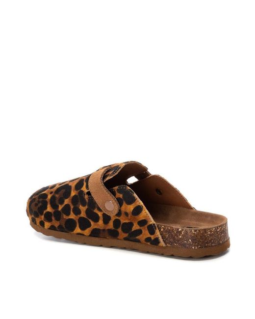 Xti Brown Suede Casual Clogs By