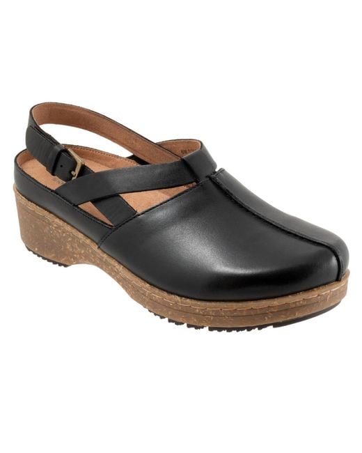Softwalk® Black Arica Clog