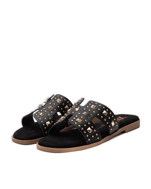 Xti Black Flat Sandals By