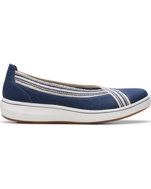 Clarks Blue Cloud Steppers Breeze Sky Air Closed Toe Shoes