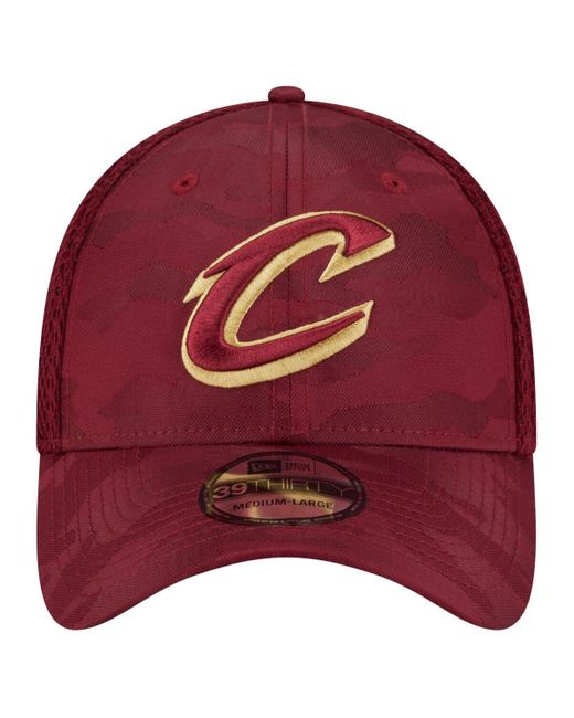 KTZ Red Cleveland Cavaliers Subtle Camo 39thirty Flex Hat for men