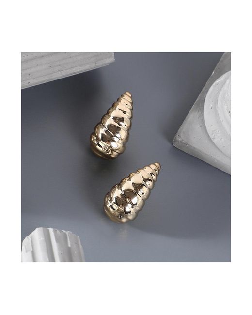 SOH Metallic The Medium Shell Stud Earrings
