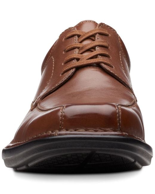 clarks brown lace up shoes