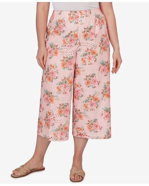 Ruby Rd Pink Plus Size Floral Eyelet Pull-on Capri Pants