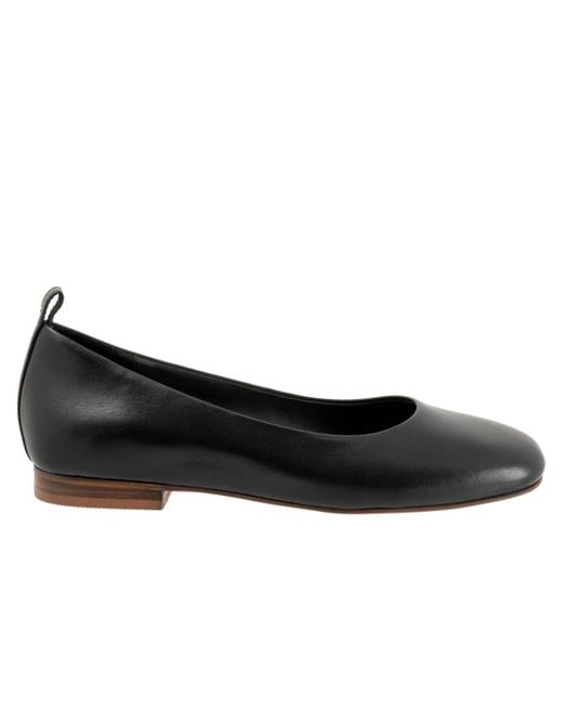Softwalk® Black Kiris Flat