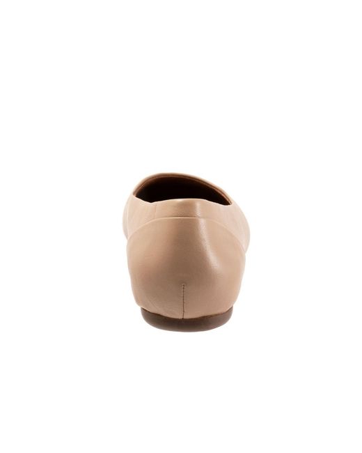 Softwalk® Brown Shiraz Flat