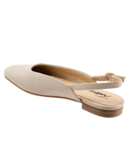 Trotters White Holly Flat