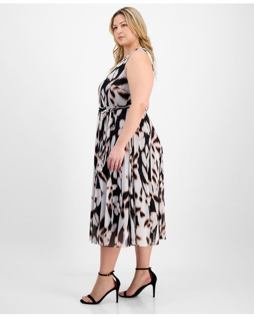 Sandra Darren White Plus Size Belted Printed Sleeveless Midi Dress