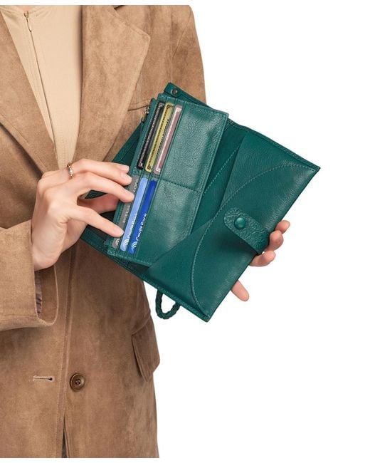 Old Trend Green Iris Bifold Wristlet