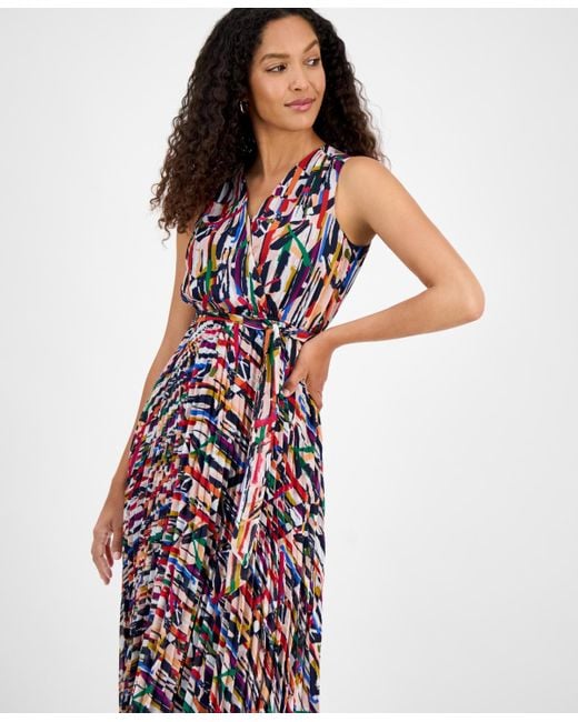 Sandra Darren Red Petite Printed Pleated Chiffon Maxi Dress