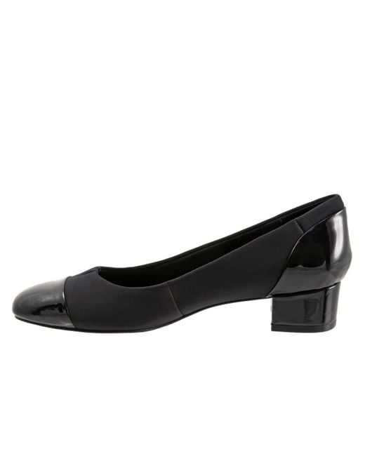 Trotters Black Daisy Pump