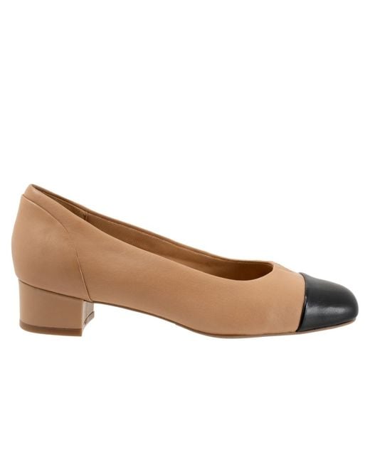 Trotters Brown Daisy Pump