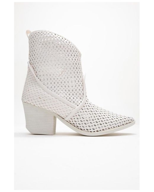 Prologue Shoes White Pera Block Heel Boot ()