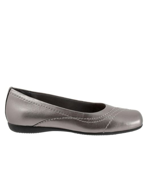 Trotters White Sasha Flat
