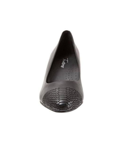 Trotters Black Kiki Pump