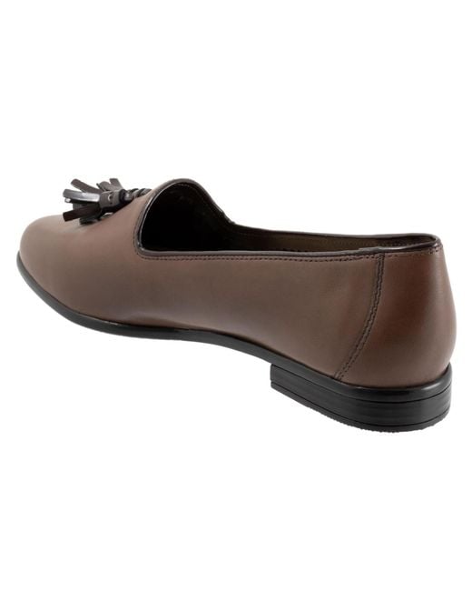 Trotters Brown Liz Tassel Flat
