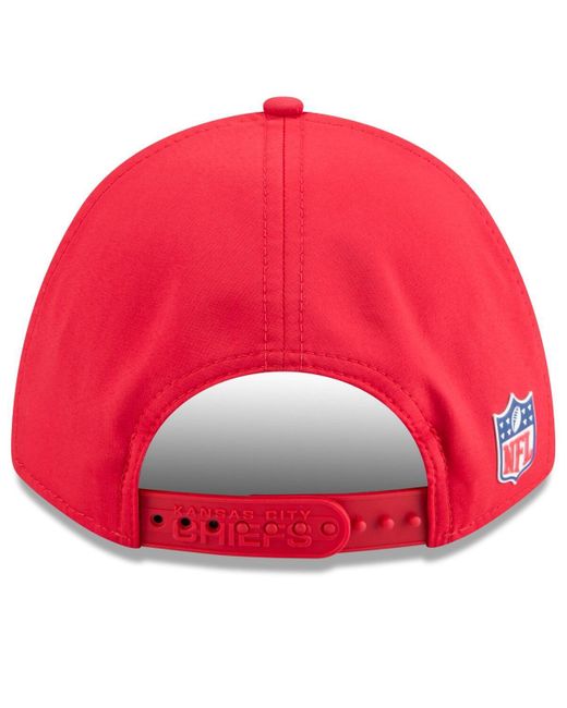 KTZ Red Tampa Bay Buccaneers 2025 Sideline M-crown 9forty Adjustable Hat for men