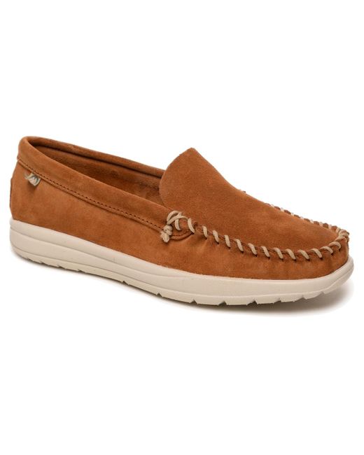 Minnetonka Brown Discover Classic Slip-on Moccasin Shoes