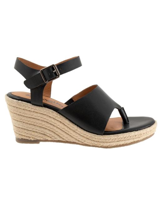 Softwalk® Black Hilo Sandal