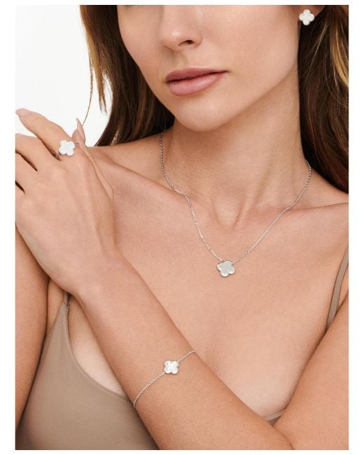 DEVATA Metallic Contour-lined Clover Ring