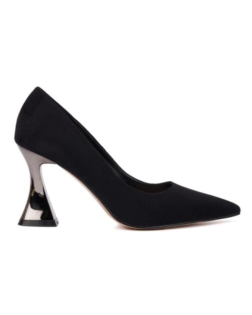 TORGEIS Blue Adena Pointed Toe Flared Heel Pump
