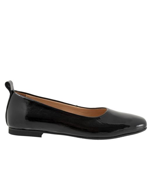 BUENO Black Elizabeth Flat