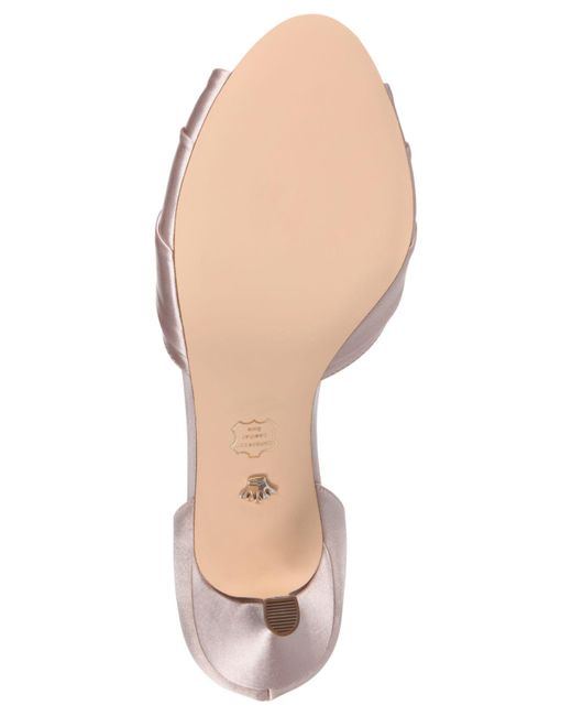 nina charisa pumps