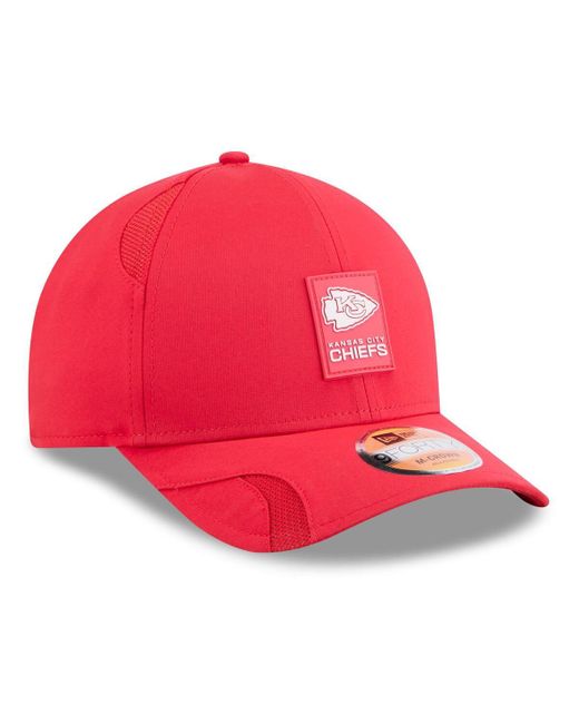 KTZ Red Tampa Bay Buccaneers 2025 Sideline M-crown 9forty Adjustable Hat for men
