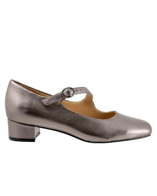 Trotters White Desna Pump