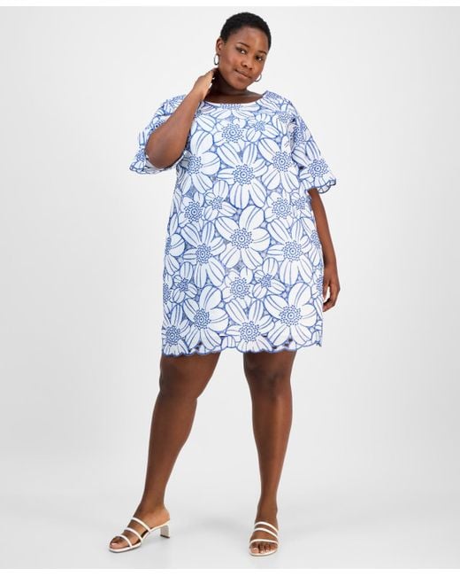 Sandra Darren Women's Blue Plus Size Embroidered Floral Shift