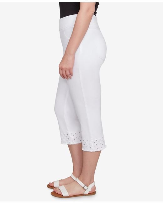 Ruby Rd White Petite Embroidered Hem Soft Stretch Denim Capri Jeans
