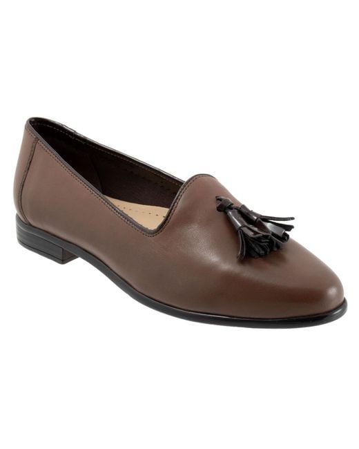 Trotters Brown Liz Tassel Flat