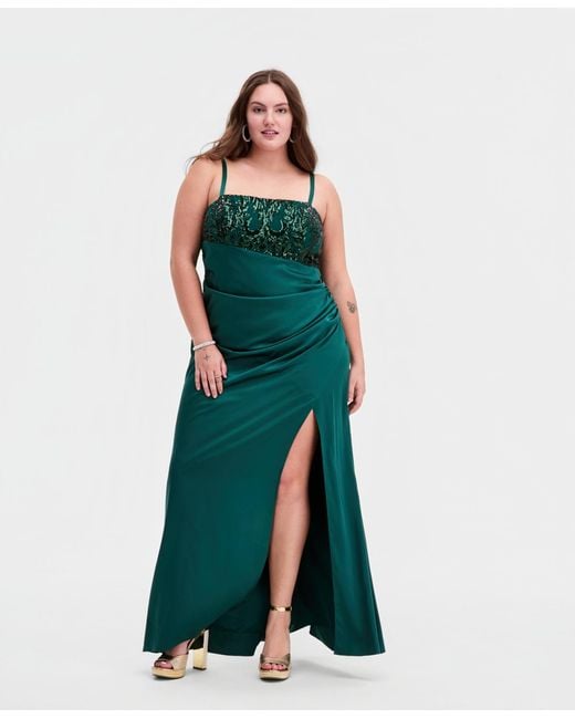 green emerald velvet dress Adara Dress in Green – Ivy City Co main image 1