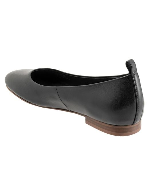 Softwalk® Black Kiris Flat