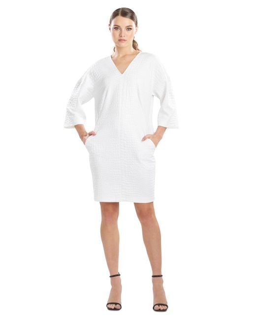 Natori White Textured V-neck 3/4-sleeve Dress