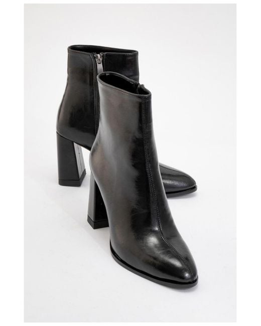 Prologue Shoes Black Jewel High Heel Boot