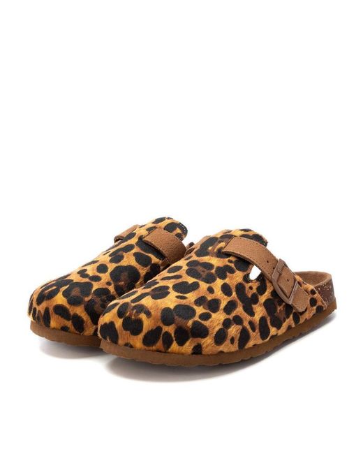 Xti Brown Suede Casual Clogs By