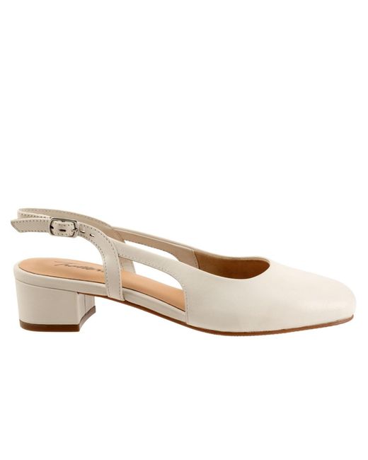 Trotters White Dottie Pump
